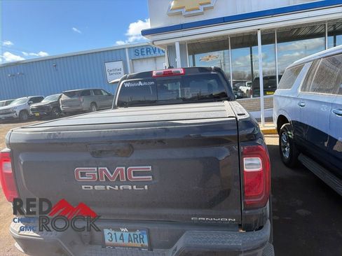 Used 2024 GMC Canyon Denali image 17
