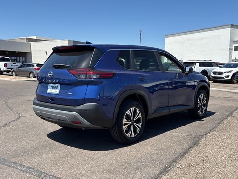 Used 2023 Nissan Rogue SV FWD image 5