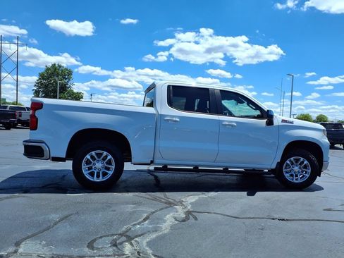 Used 2022 Chevrolet Silverado 1500 LT AWD/4WD image 32