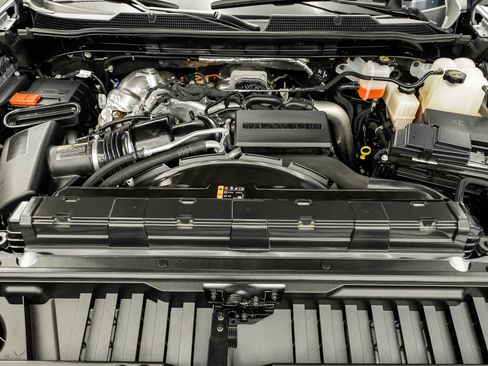 Used 2025 Chevrolet Silverado 2500 LTZ w/ LTZ Plus Package image 30