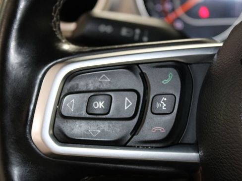 Used 2018 Jeep Wrangler Unlimited Sahara image 40