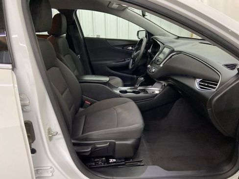 Used 2018 Chevrolet Malibu LT image 22