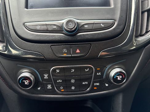 Used 2022 Chevrolet Equinox RS FWD image 25