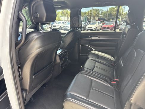 Used 2024 Jeep Wagoneer Series II w/ Flexible Seating Group RWD image 11