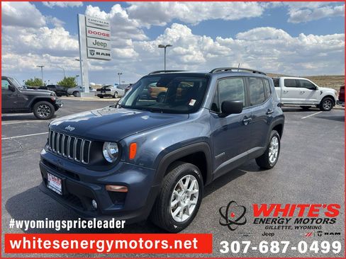 Used 2023 Jeep Renegade Latitude w/ Sun & Fun Group AWD/4WD image 1