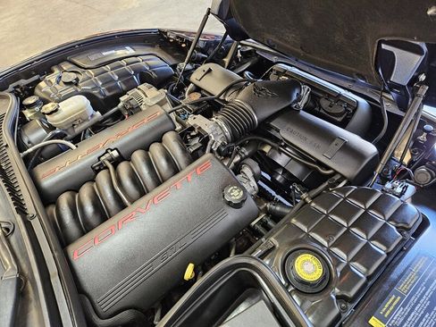 Used 2000 Chevrolet Corvette Coupe w/ Roof Pkg image 37