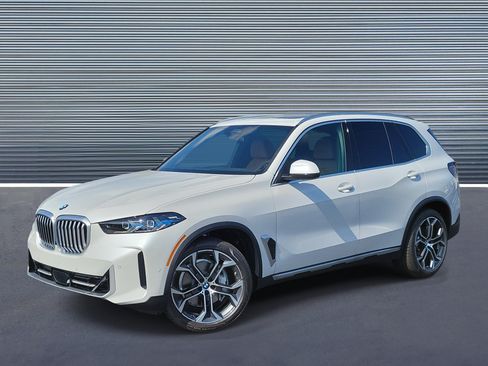 New 2026 BMW X5 xDrive40i w/ Climate Comfort Package AWD/4WD image 1