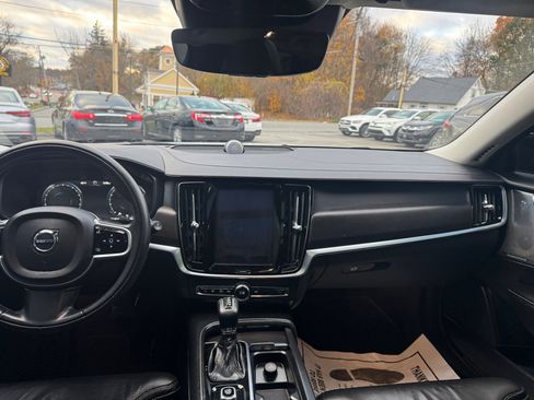 Used 2018 Volvo V90 T6 Cross Country w/ Convenience Package image 38