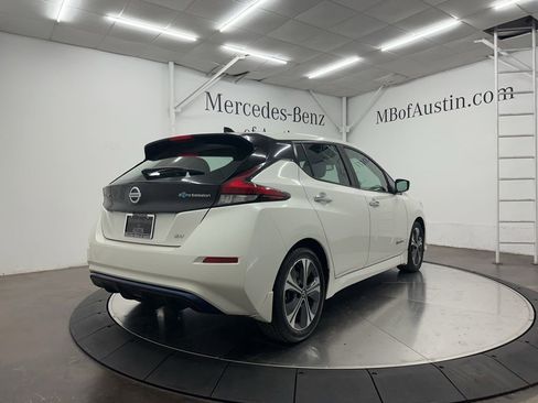 Used 2018 Nissan Leaf SV w/ SV Technology Package FWD image 7