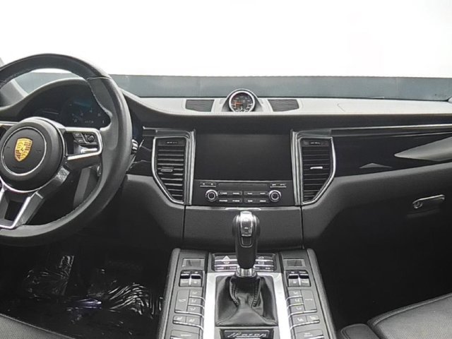 Used 2018 Porsche Macan GTS AWD/4WD image 29