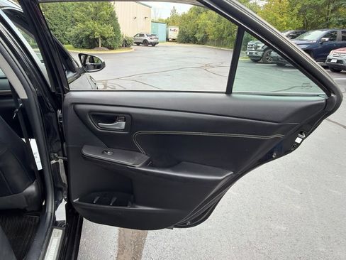 Used 2016 Toyota Camry XLE w/ Moonroof Package FWD image 36