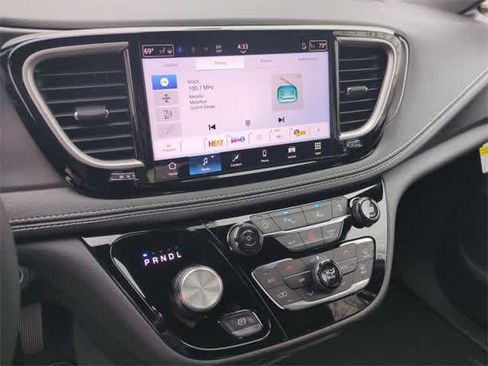 New 2026 Chrysler Pacifica Select w/ S Appearance Package image 28