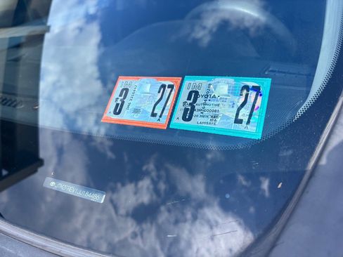 Used 2018 Toyota RAV4 LE image 20