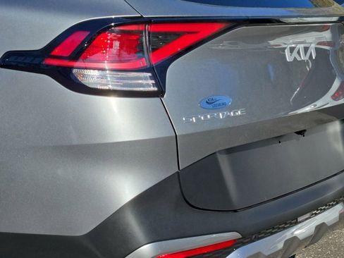 Used 2024 Kia Sportage EX image 10