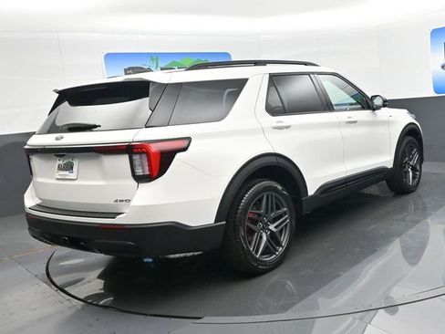 New 2026 Ford Explorer ST-Line w/ ST-Line Street Pack image 5