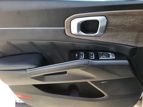 Used 2021 Kia Sorento SX Prestige image 18