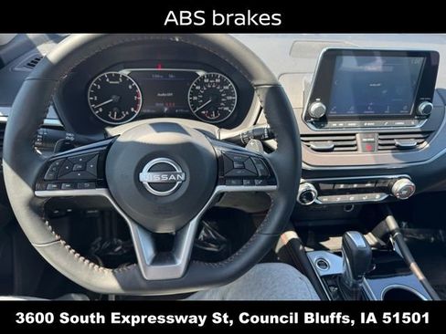 Used 2023 Nissan Altima 2.5 SR FWD image 23