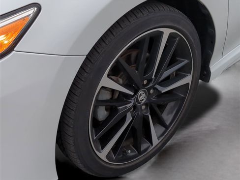 Used 2020 Toyota Camry XSE image 32