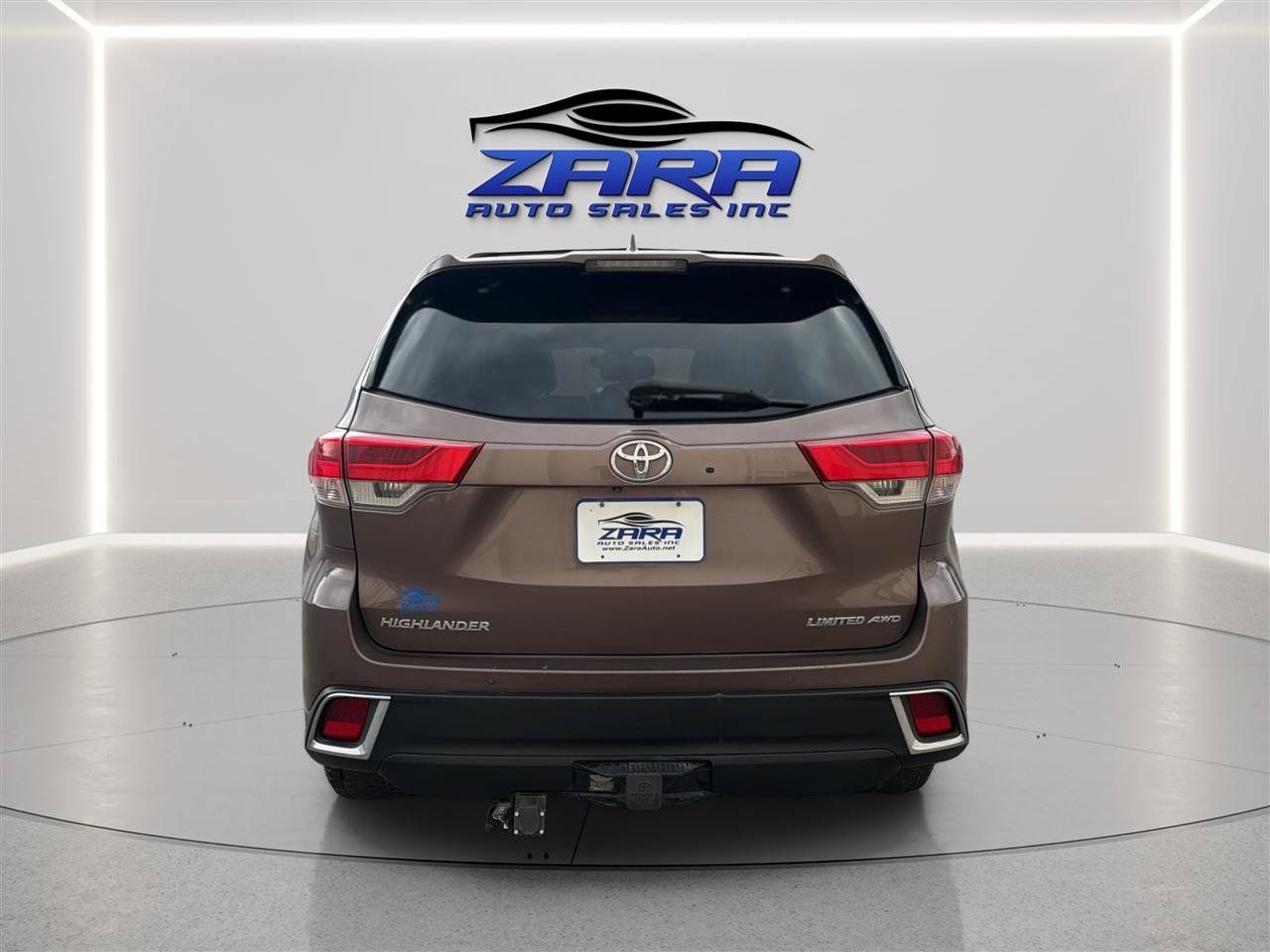 Used 2017 Toyota Highlander AWD V6 image 6