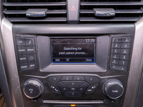 Used 2017 Ford Fusion SE image 17