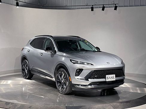 Used 2025 Buick Envision Sport Touring image 39