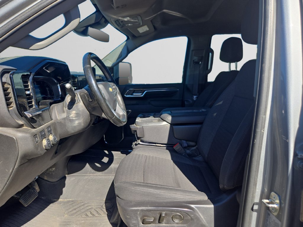 Used 2024 Chevrolet Silverado 2500 LT AWD/4WD image 10