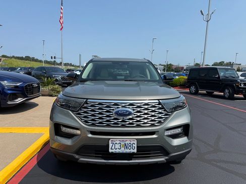 Used 2020 Ford Explorer Platinum w/ Premium Technology Package AWD/4WD image 17
