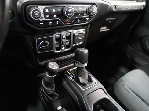 Used 2022 Jeep Wrangler Unlimited Sport AWD/4WD image 28