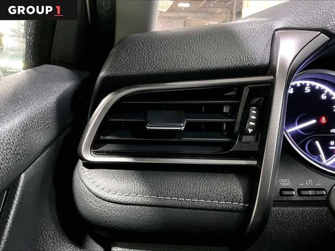 Certified 2019 Toyota Camry SE image 33