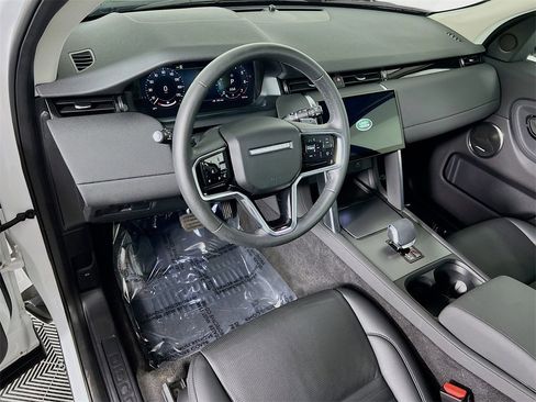 Used 2024 Land Rover Discovery Sport S image 9