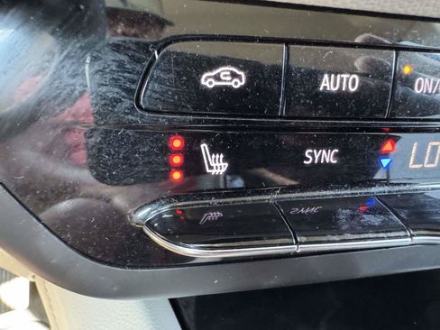 Used 2023 Buick Envision Preferred AWD/4WD image 34