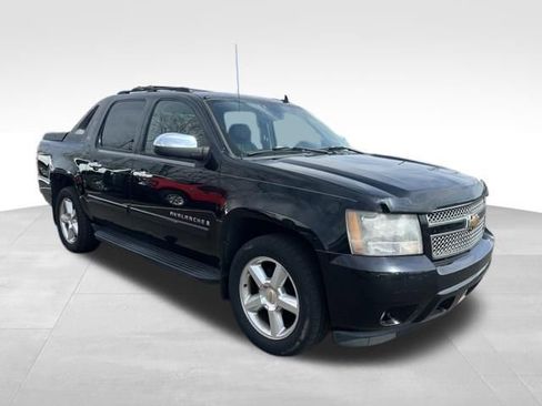 Used 2007 Chevrolet Avalanche LTZ w/ LTZ Preferred Equipment Group image 11