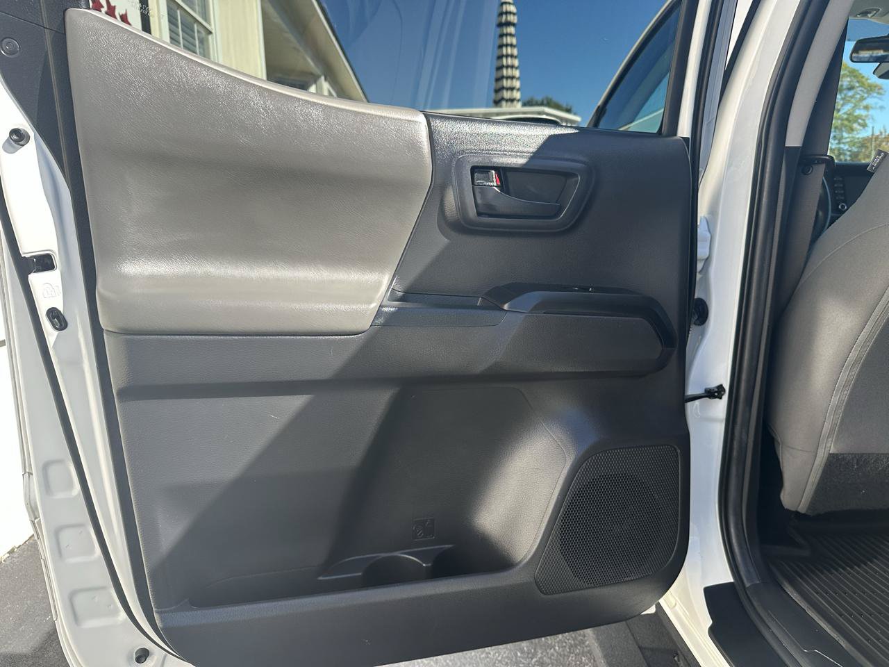 Used 2022 Toyota Tacoma SR AWD/4WD image 21