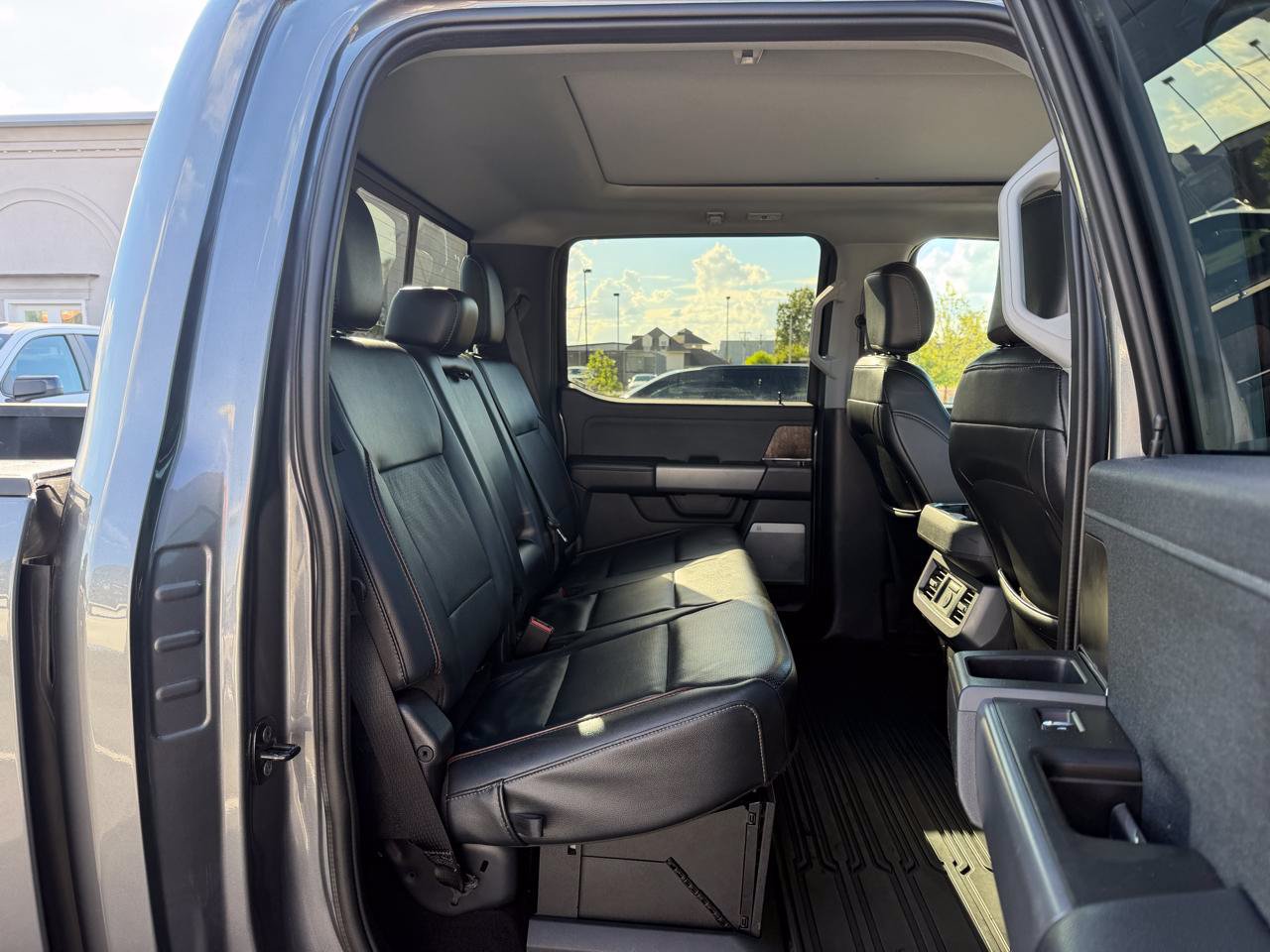 Used 2024 Ford F250 Lariat w/ Lariat Ultimate Package AWD/4WD image 10