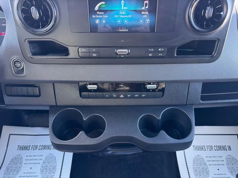 Used 2021 Mercedes-Benz Sprinter 2500 image 34