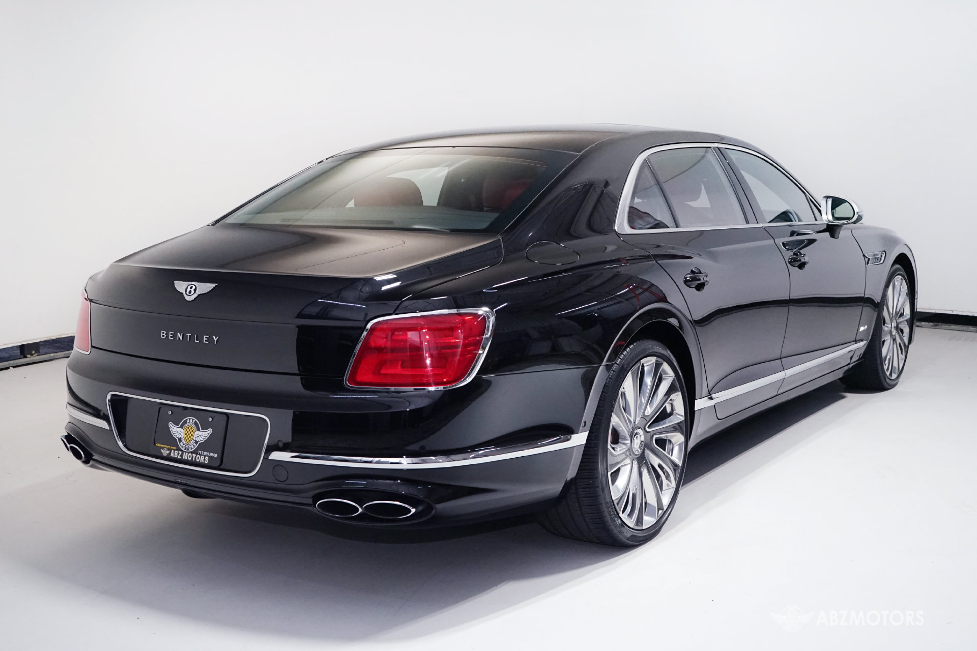 Used 2022 Bentley Flying Spur Plug-In Hybrid AWD/4WD image 6