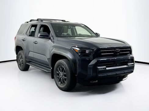 Used 2025 Toyota 4Runner SR5 AWD/4WD image 3