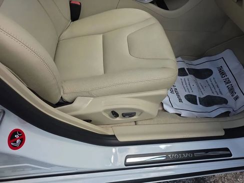 Used 2015 Volvo V60 T5 Premier w/ Convenience Package image 14