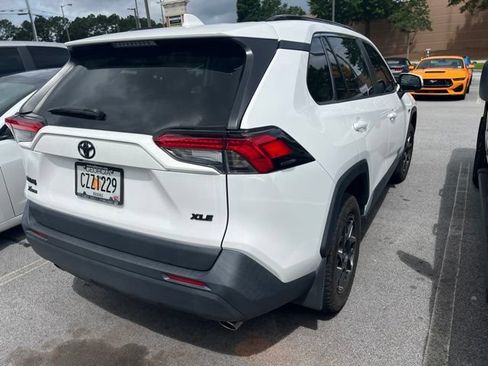 Used 2024 Toyota RAV4 XLE w/ Convenience Package FWD image 4