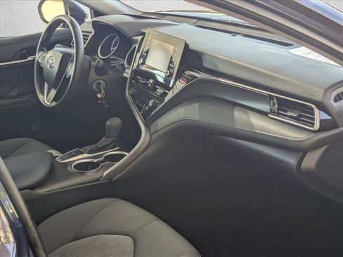 Used 2022 Toyota Camry LE image 19
