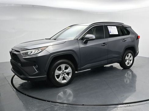 Used 2021 Toyota RAV4 XLE AWD/4WD image 4