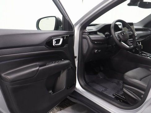 New 2026 Jeep Compass Latitude AWD/4WD image 10
