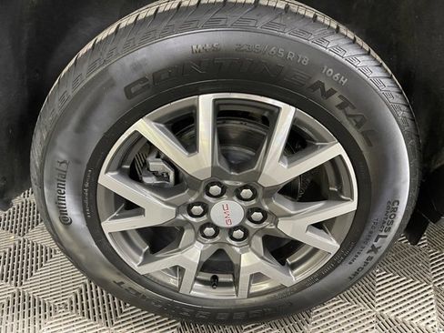 Used 2023 GMC Acadia SLE w/ Driver Convenience Package image 11