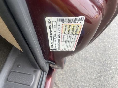 Used 2016 Ford F250 Lariat w/ Lariat Interior Package image 26