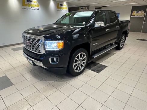 Used 2017 GMC Canyon Denali image 2