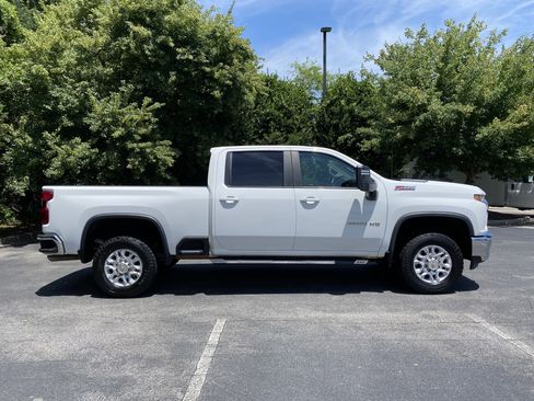 Used 2021 Chevrolet Silverado 2500 LT w/ Convenience Package AWD/4WD image 10