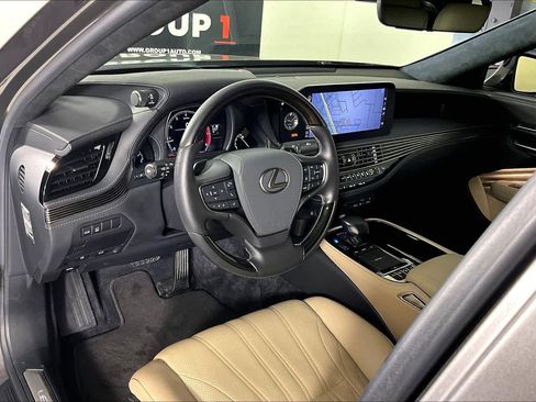 Used 2021 Lexus LS 500 w/ Interior Upgrade Package RWD image 16