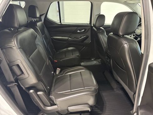 Used 2019 Chevrolet Traverse RS image 12