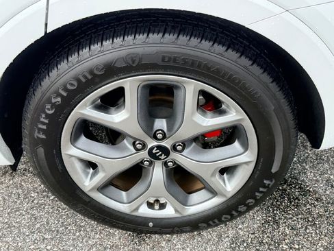 Used 2019 Kia Sorento SX image 9