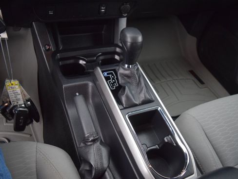 Used 2017 Toyota Tacoma SR5 w/ Tow Package image 20